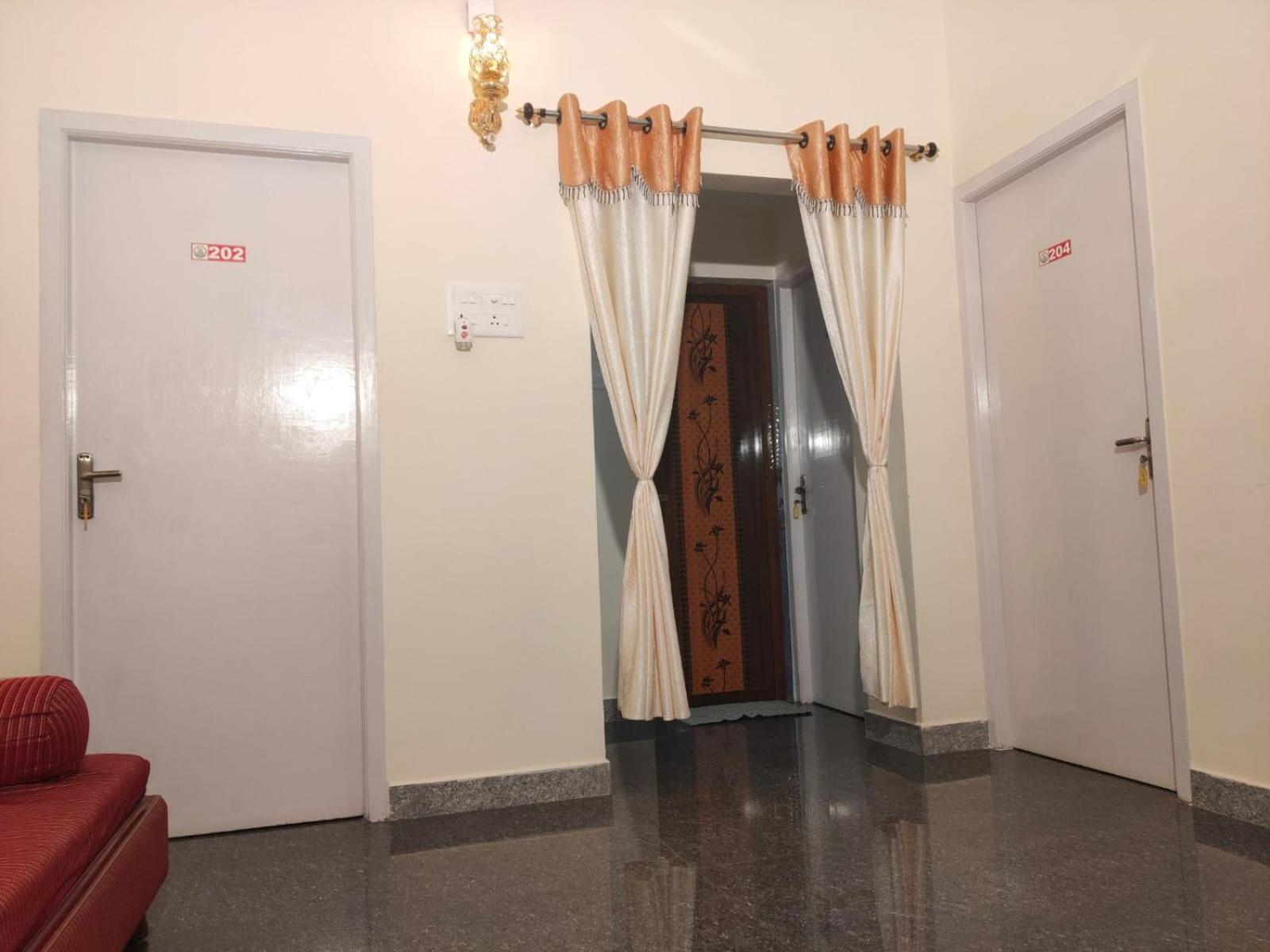 Grand S3 Hotel Puduccseri Kültér fotó