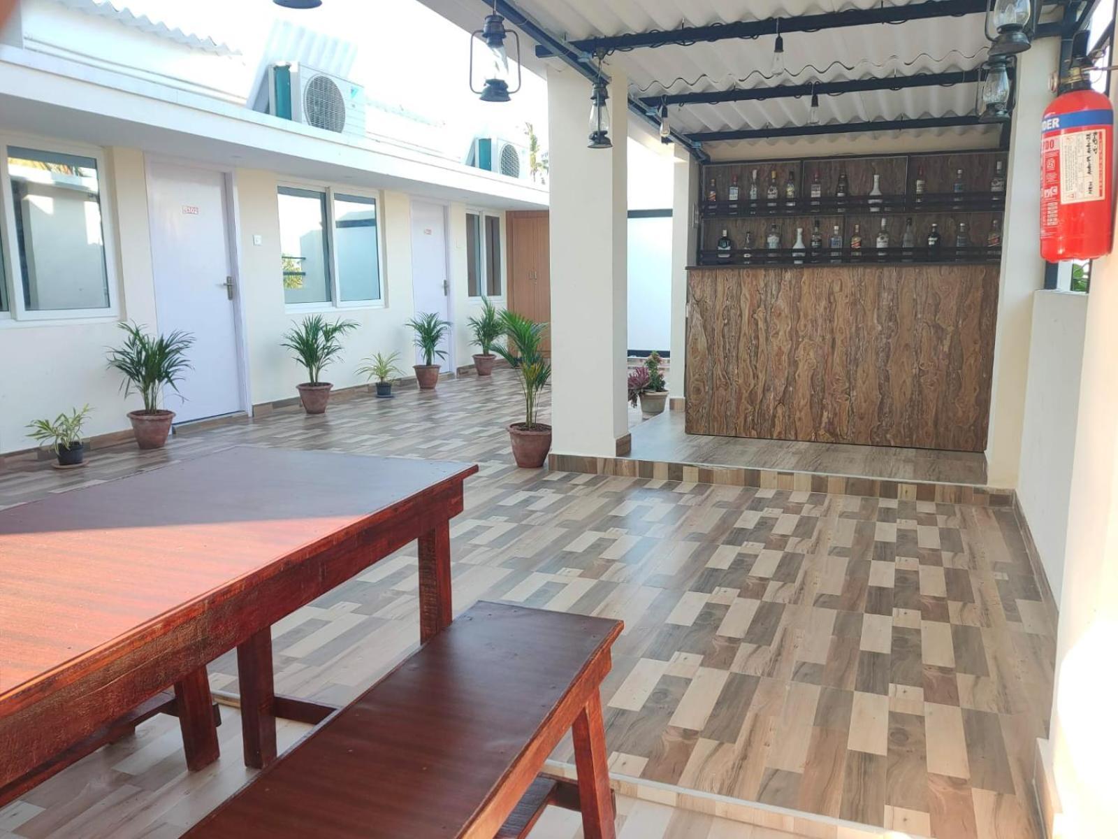 Grand S3 Hotel Puduccseri Kültér fotó