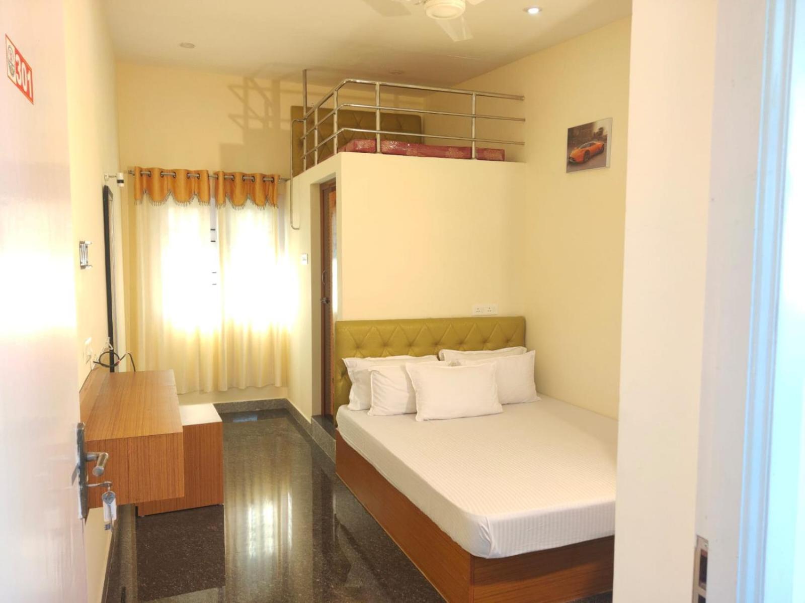 Grand S3 Hotel Puduccseri Kültér fotó