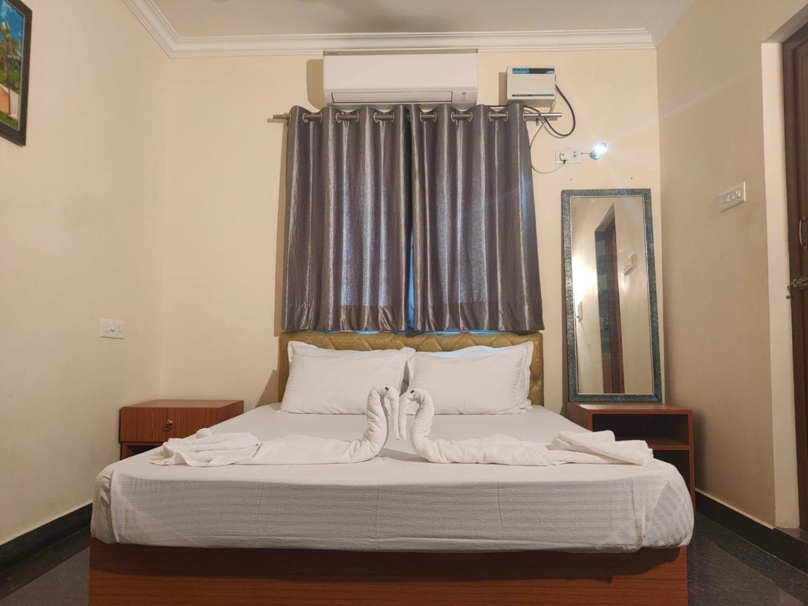 Grand S3 Hotel Puduccseri Kültér fotó