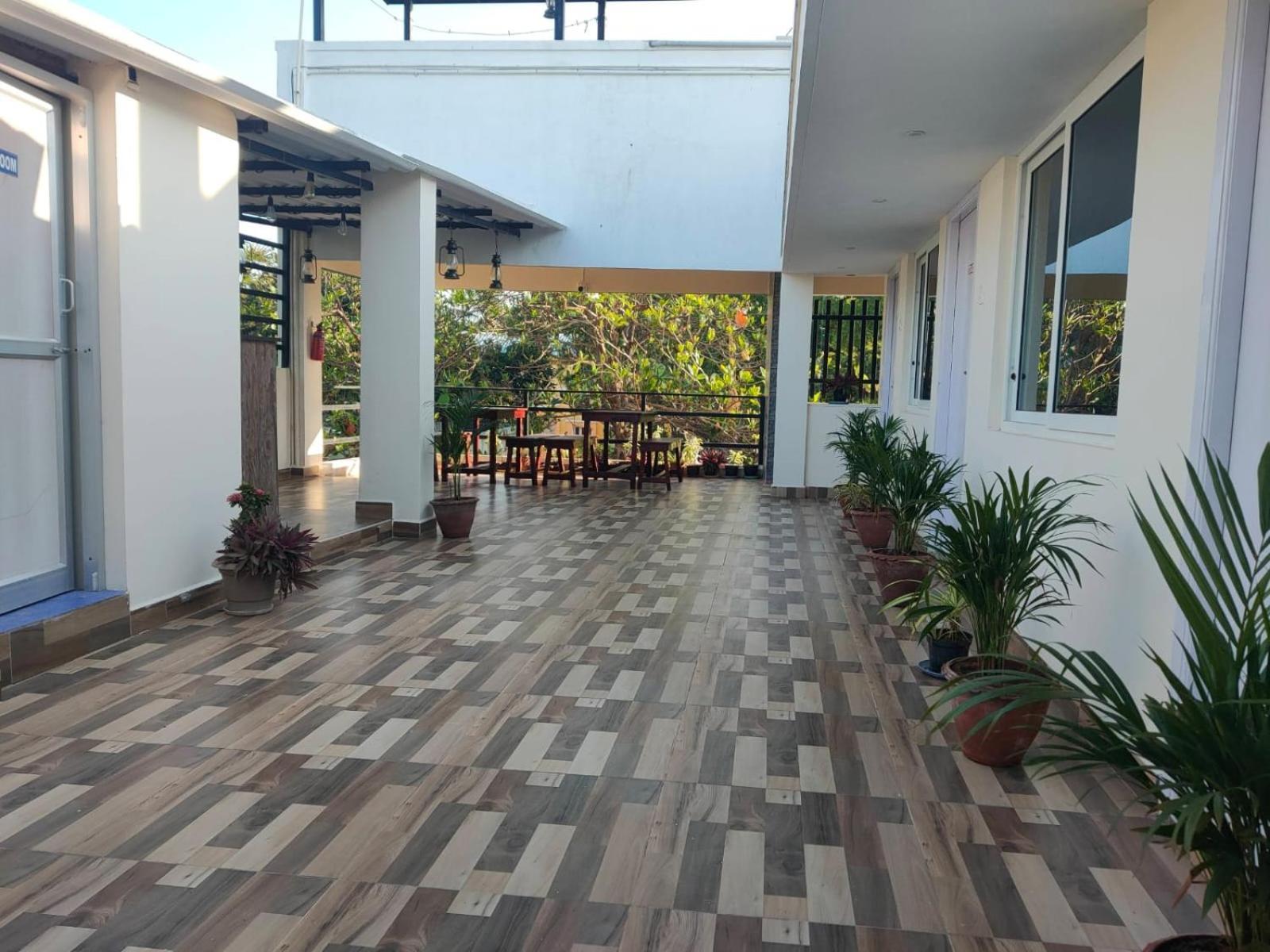 Grand S3 Hotel Puduccseri Kültér fotó